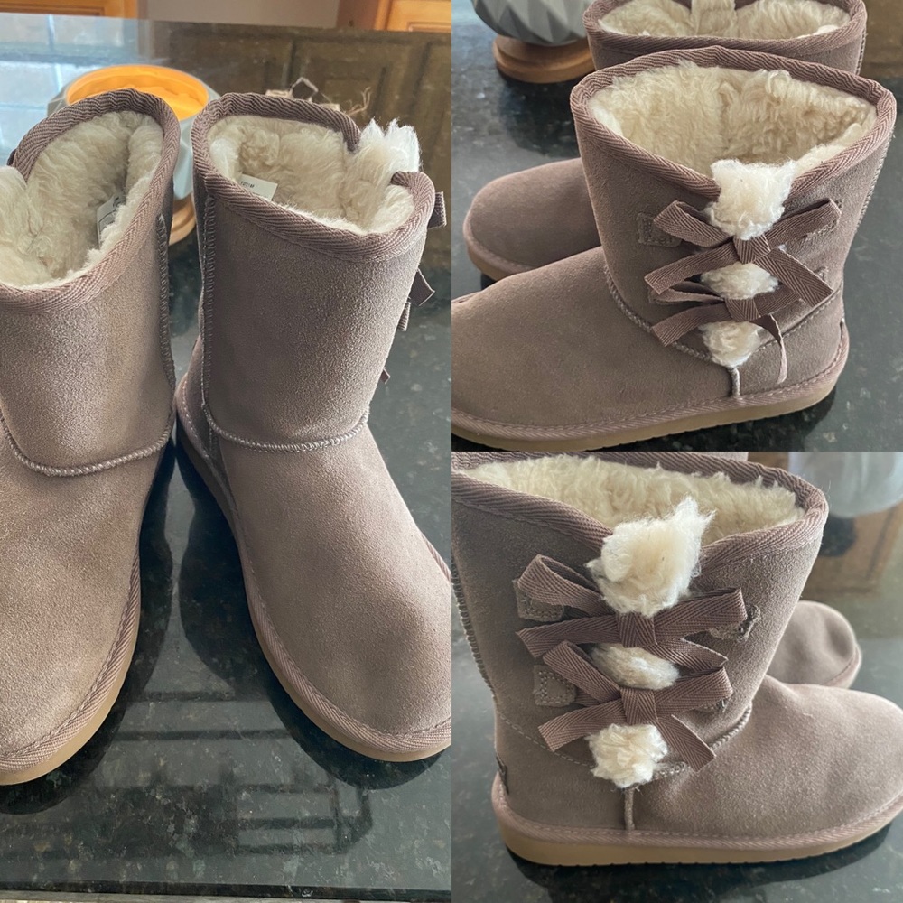 Suede Taupe Bow Uggs Size 3